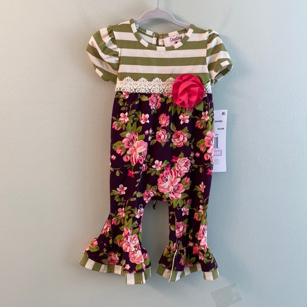 NWT Counting Daisies baby outfit